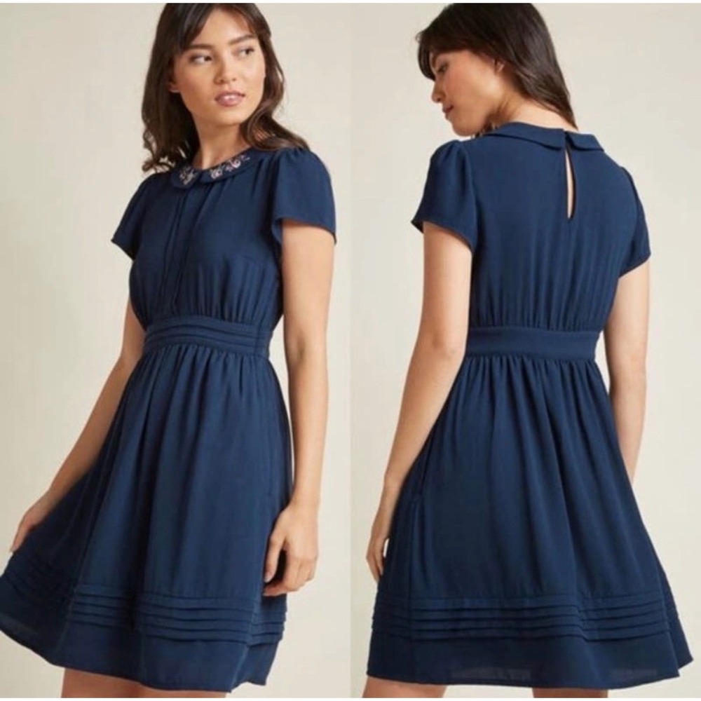 Modcloth Embroidered Peter Pan Collar Navy Blue Dress Size Small Preppy Retro